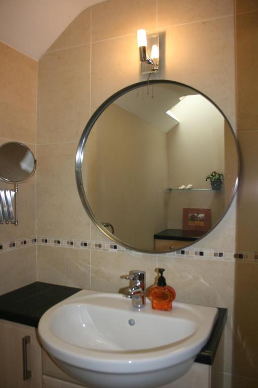 Hector'S Barn Apartments At Rosewood House Taunton Chambre photo